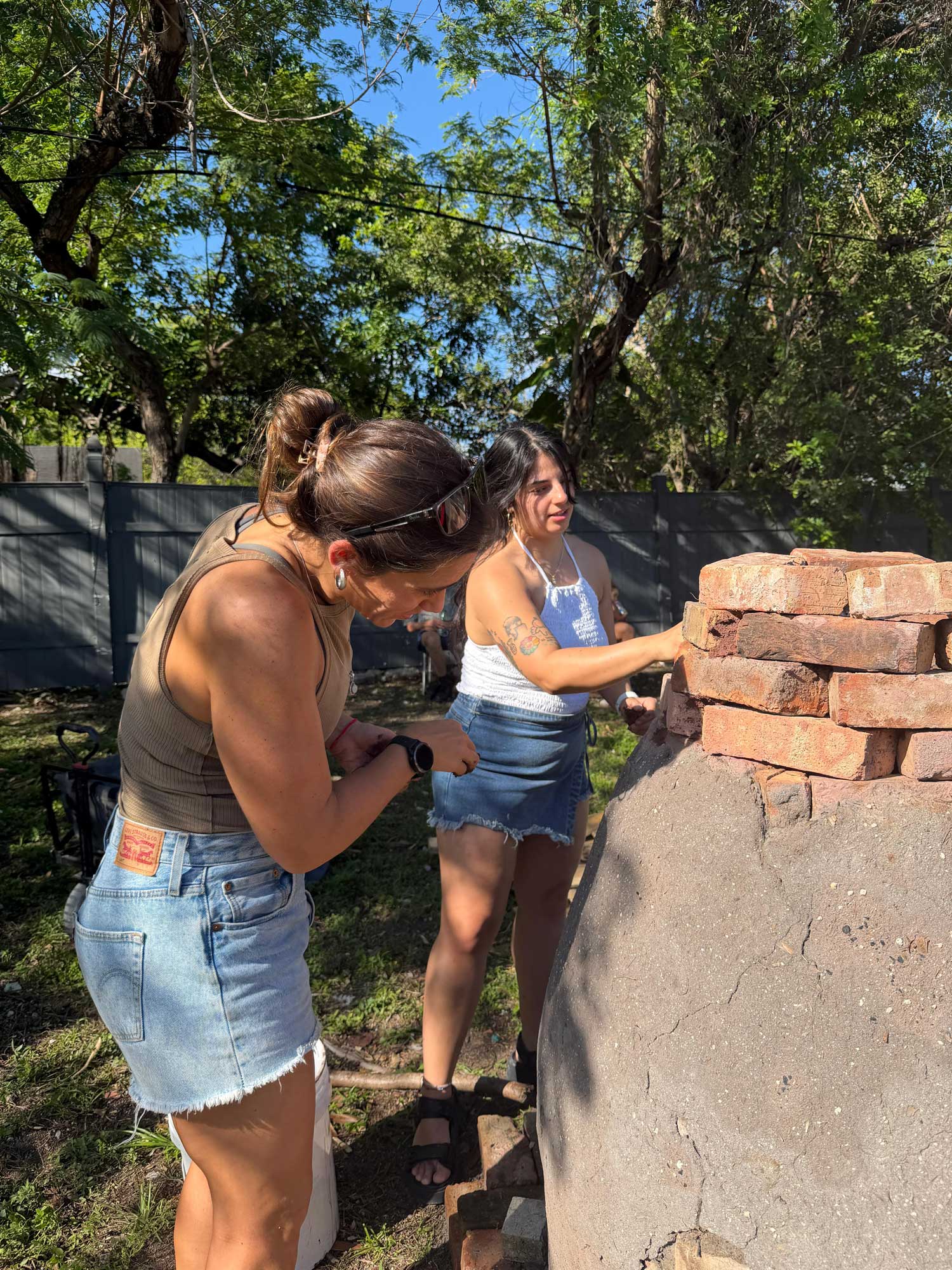 Wood-firing.loading-the-kiln